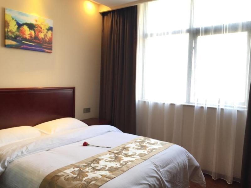 Greentree Inn Henan Hebi Hengshan Road Business Hotel Екстериор снимка