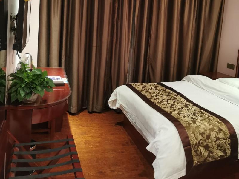 Greentree Inn Henan Hebi Hengshan Road Business Hotel Екстериор снимка